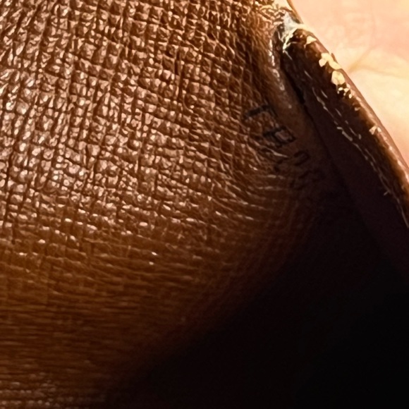 COPY - Authentic Louis Vuitton Brown Monogram Canvas Vintage (portefeuille) Ful… - Picture 10 of 11